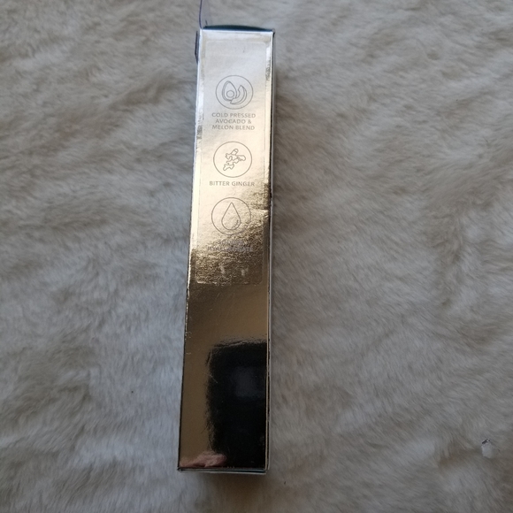 Becca Weightless Blur Skin Love Foundation - Picture 5 of 6